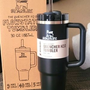 BNIB Stanley x Najiel Graph 30oz Quencher Limited Edition